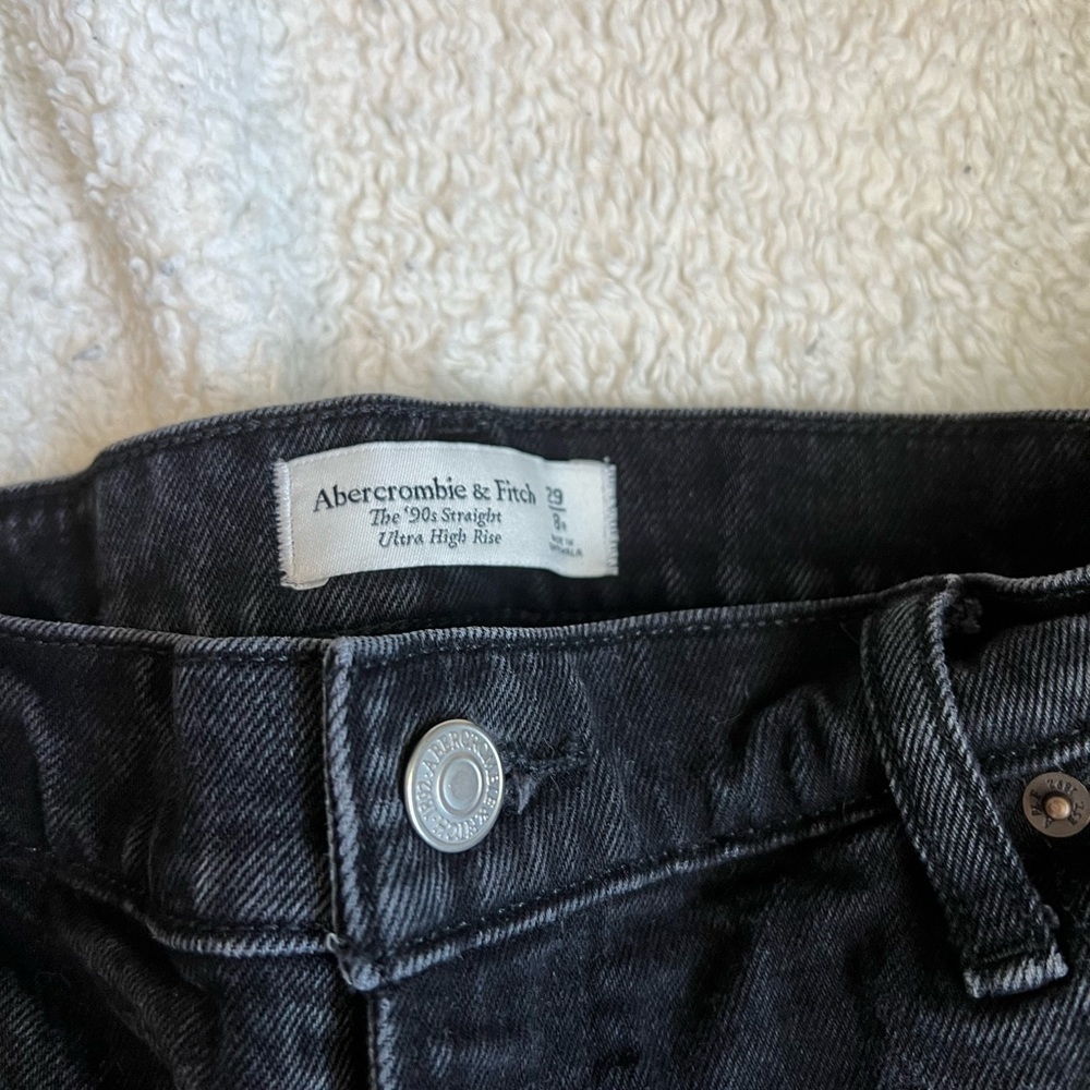 Abercrombie and Fitch 90s Straight Ultra High Rise